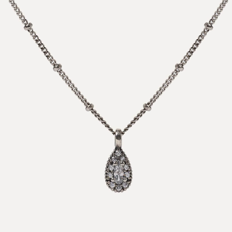 El COLLAR SUNFIELD CL064842/42 es de plata con circonitas en diferentes tallas. Su diseño muestra forma de lagrima le da unas medidas de 8x5mm