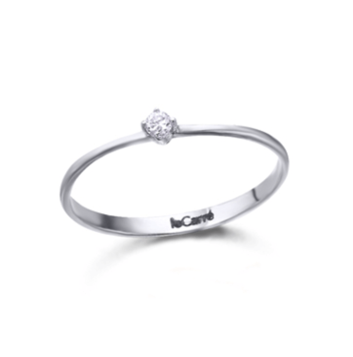 Anillo Lecarré GA008OB de oro blanco 18k con un diamante talla brillante engastado a mano mediante 4 garras. Anillo de compromiso.