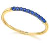 Anillo Lecarré GA007ZA de oro amarillo 18k , es una media alianza con zafiros azules engastados a mano. con un peso total de 0,15 quilates