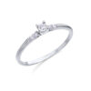 Anillo Lecarré GA065OB de oro blanco 18k con un diamante central talla brillante engastado.. Tiene también unos diamantes que acompañan al central.