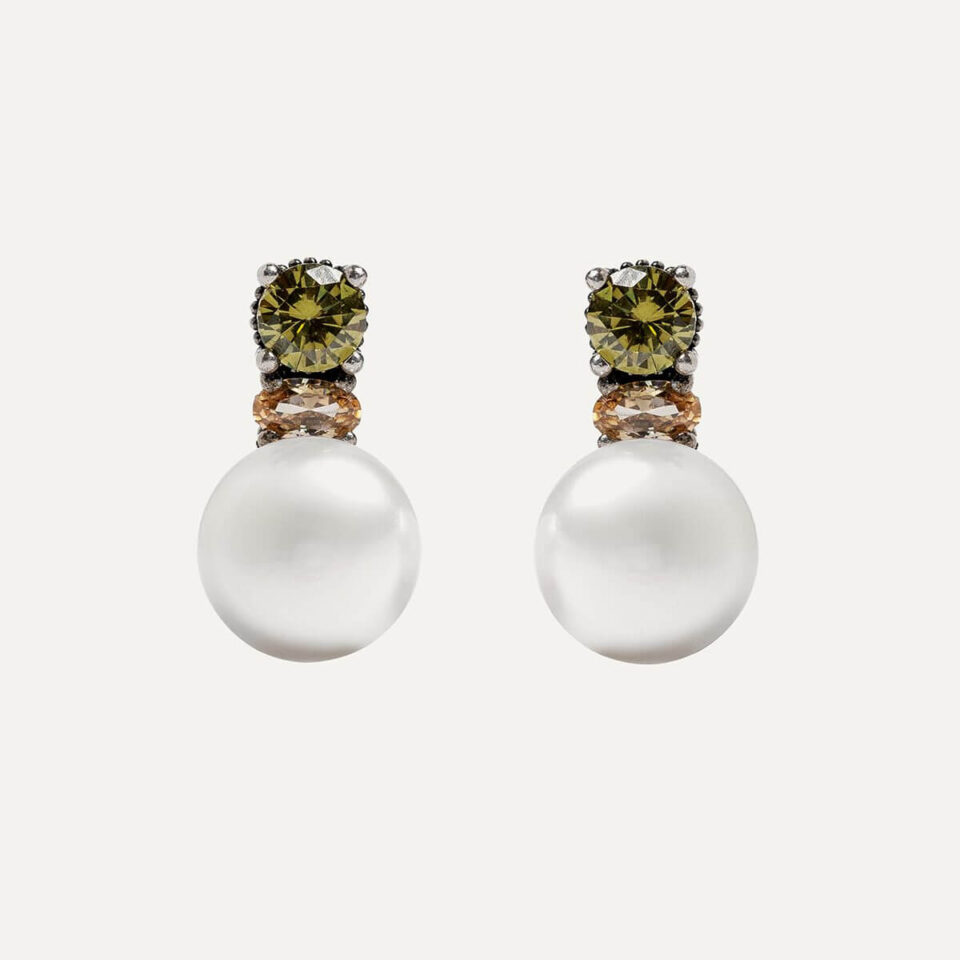 Pendientes SUNFIELD PE065051 son de plata de ley 925 con circonitas de diferentes colores y tallas engastadas. El elemento principal es una perla cultivada