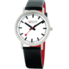 El reloj Mondaine SBB Classic se atreve con un color más atrevido y moderno que el resto de la colección de Mondaine, modernizando así la marca.
