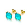 Pendientes Lecarré GB172OA, de oro amarillo de 18k. lleva engastado a mano con 4 garras un zafiro azul con unas medidas de 6mm. x 6mm.
