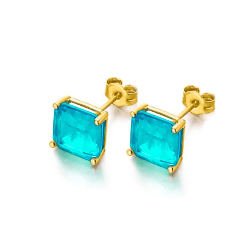 Pendientes Lecarré GB172OA, de oro amarillo de 18k. lleva engastado a mano con 4 garras un zafiro azul con unas medidas de 6mm. x 6mm.
