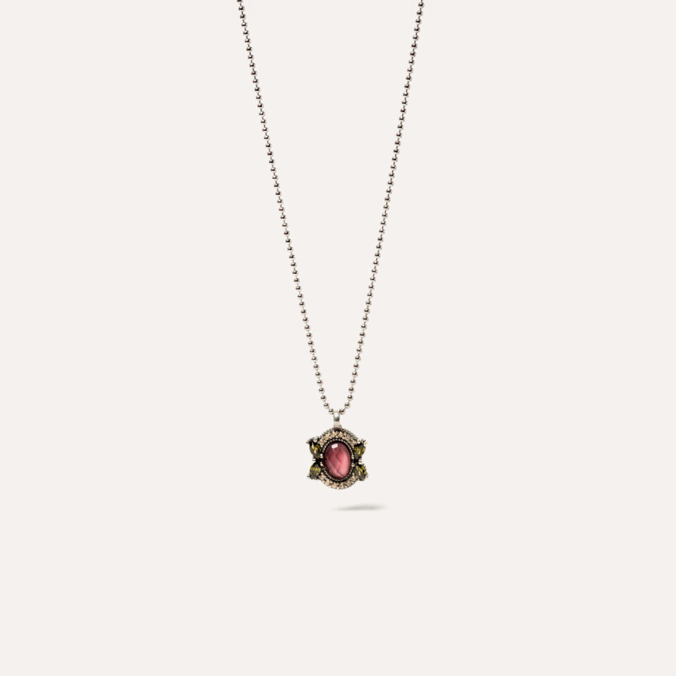 COLLAR SUNFIELD CL065242 es de plata con circonitas en varias tallas. muestra una piedra natural (turmalina rosa) con cadena a juego