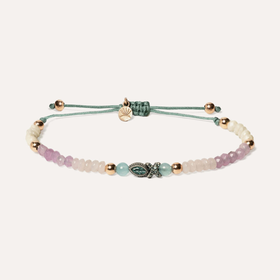 Pulsera SUNFIELD PU065285 tiene  un motivo con circonitas de color. unas bolas de plata de 3mm. con algún detalle de plata chapada en oro rosa 18k.