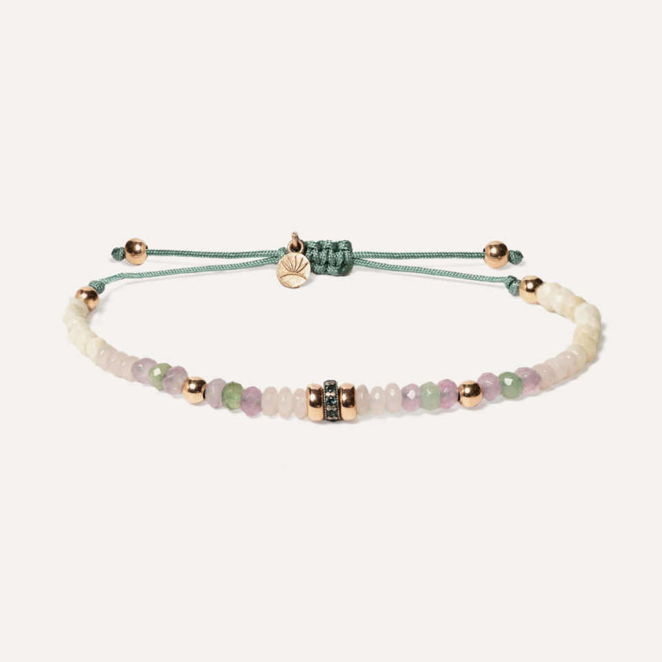 Pulsera SUNFIELD PU065284 tiene  un motivo con circonitas de color. unas bolas de plata de 3mm. con algún detalle de plata chapada en oro rosa 18k.