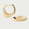 Los pendientes Oda PDPAOLA son fabricados en plata chapada en oro 18kt. para adaptarse a cada estilo y ocasión. tipo aro asimétrico. son un básico.