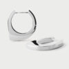 Los pendientes Oda PDPAOLA en plata chapada en oro 18kt. con circonitas engastadas para adaptarse a cada estilo y ocasión. tipo aro asimétrico. 
