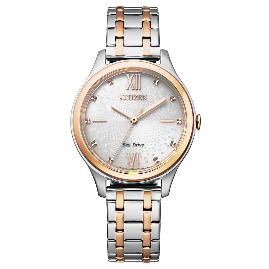 modelo Citizen Lady EM0506-77A es un reloj para mujer con movimiento eco-drive con circonitas en los indices dando un toque más fino a la esfera.