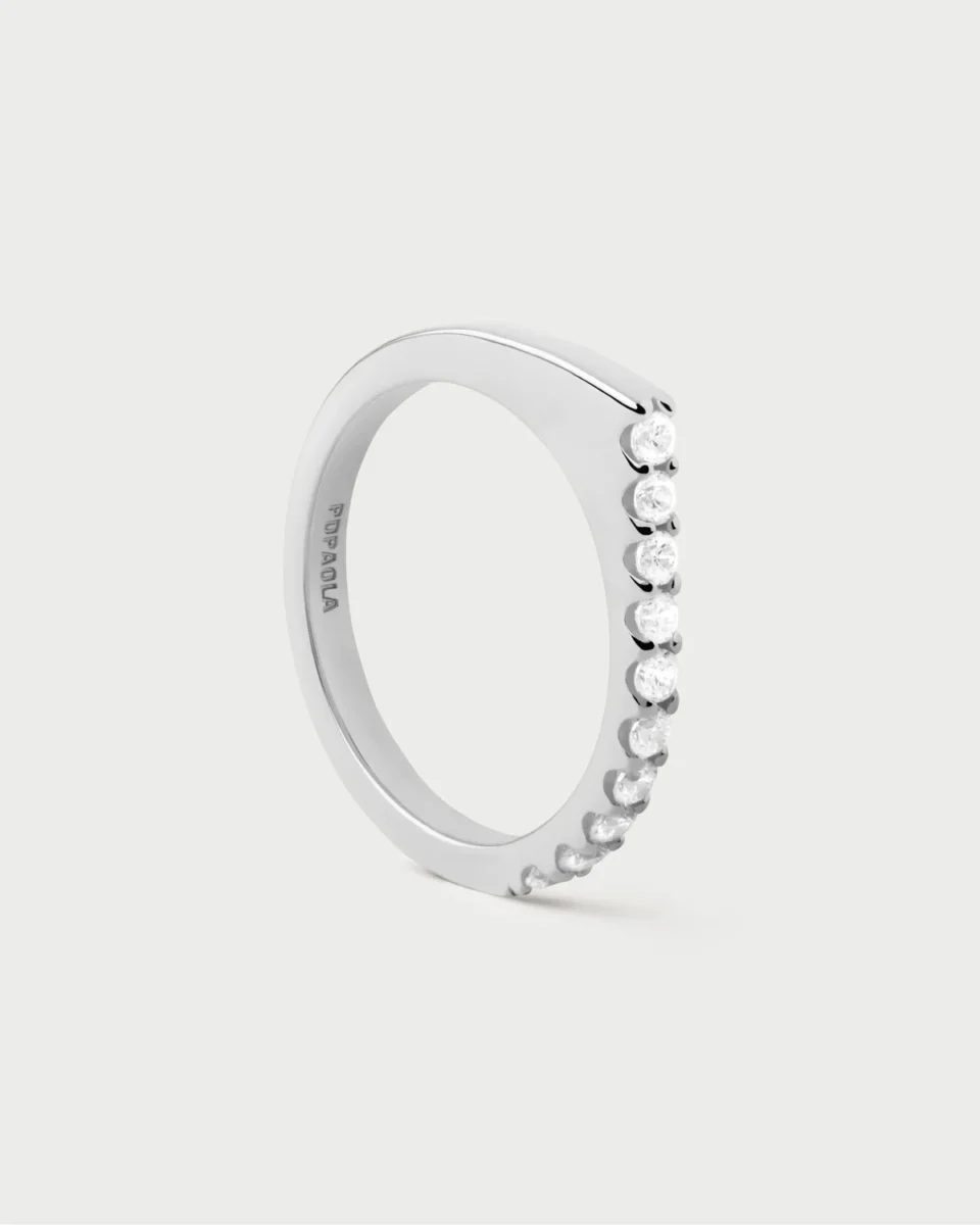 El Anillo GLOSS PDPAOLA es un anillo que se caracteriza por sus lineas simples apto para cualquier ocasión. a juego con los aros (disponibles