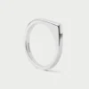 El Anillo Oda PDPAOLA es un anillo que se caracteriza por sus lineas simples apto para cualquier ocasión. a juego con los aros (disponibles
