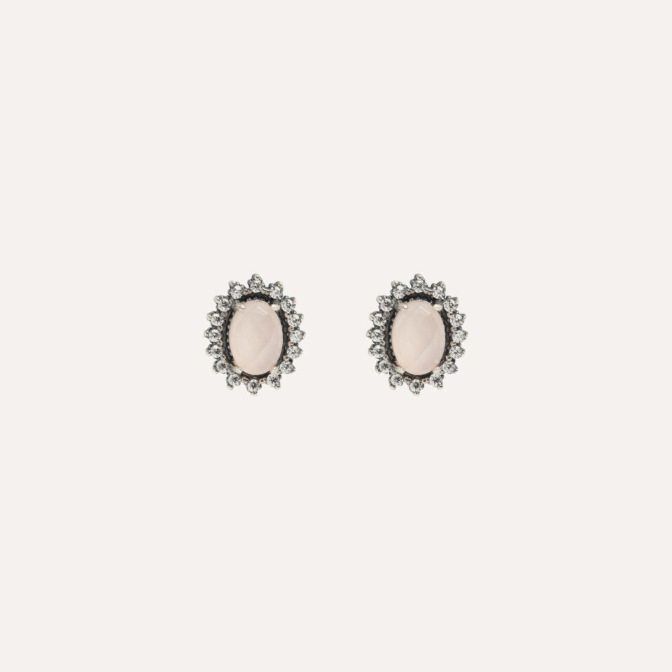 Pendientes SUNFIELD PE067531/15 son de plata de ley 925 con circonitas engastadas. Su diseño es forma oval con medida 10mm. diámetro.